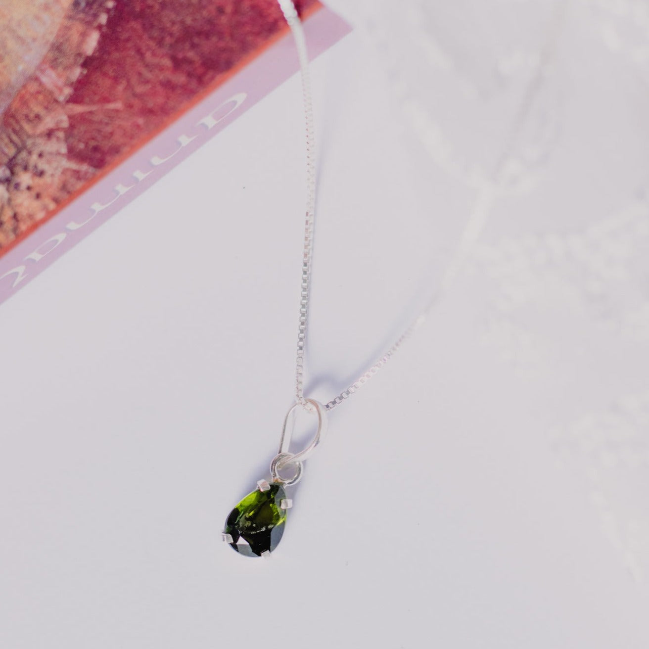 Pingente Ilumiara Turmalina verde e Prata Kahla