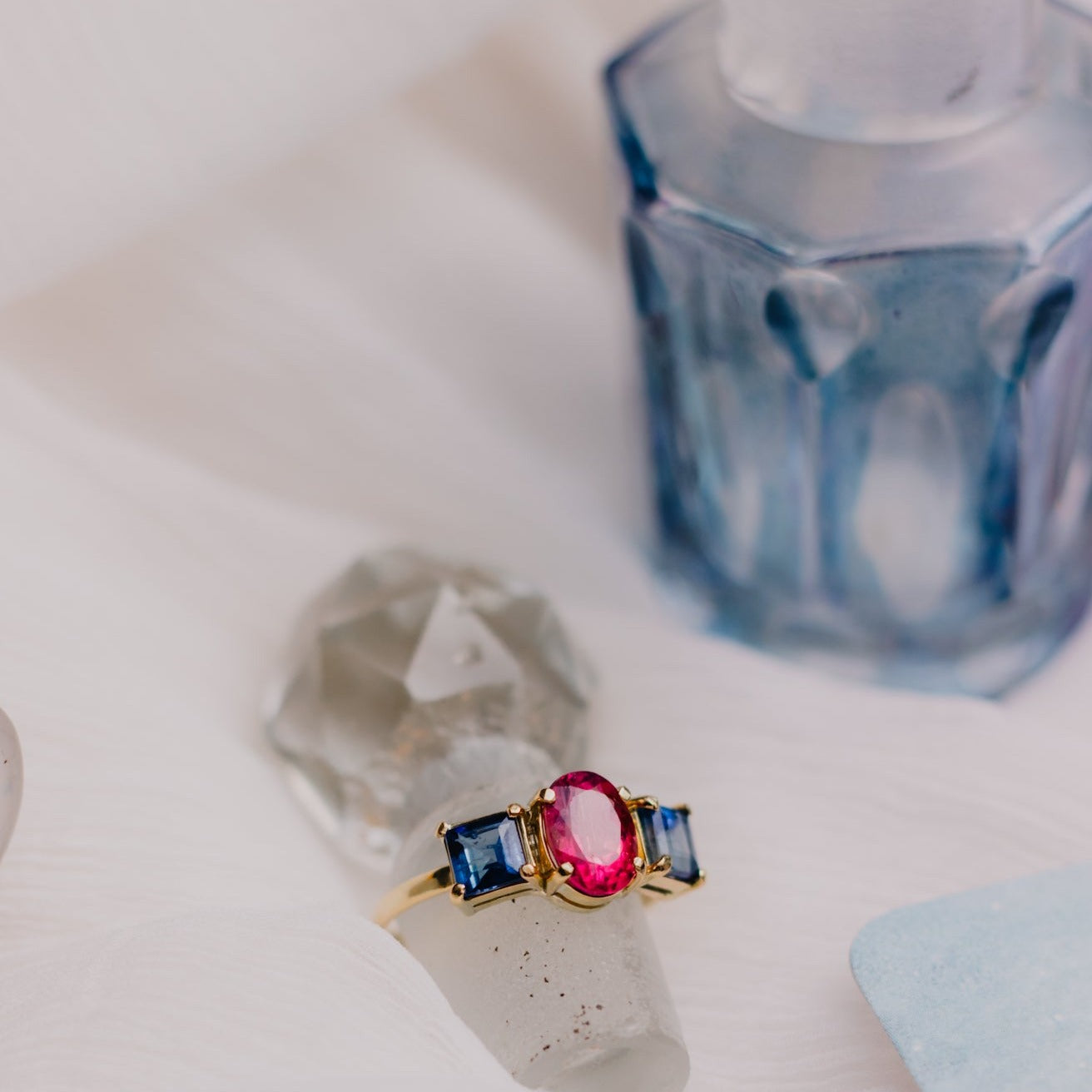 Anel Turmalina Rosa, Topázio London e Ouro 18k Kahla