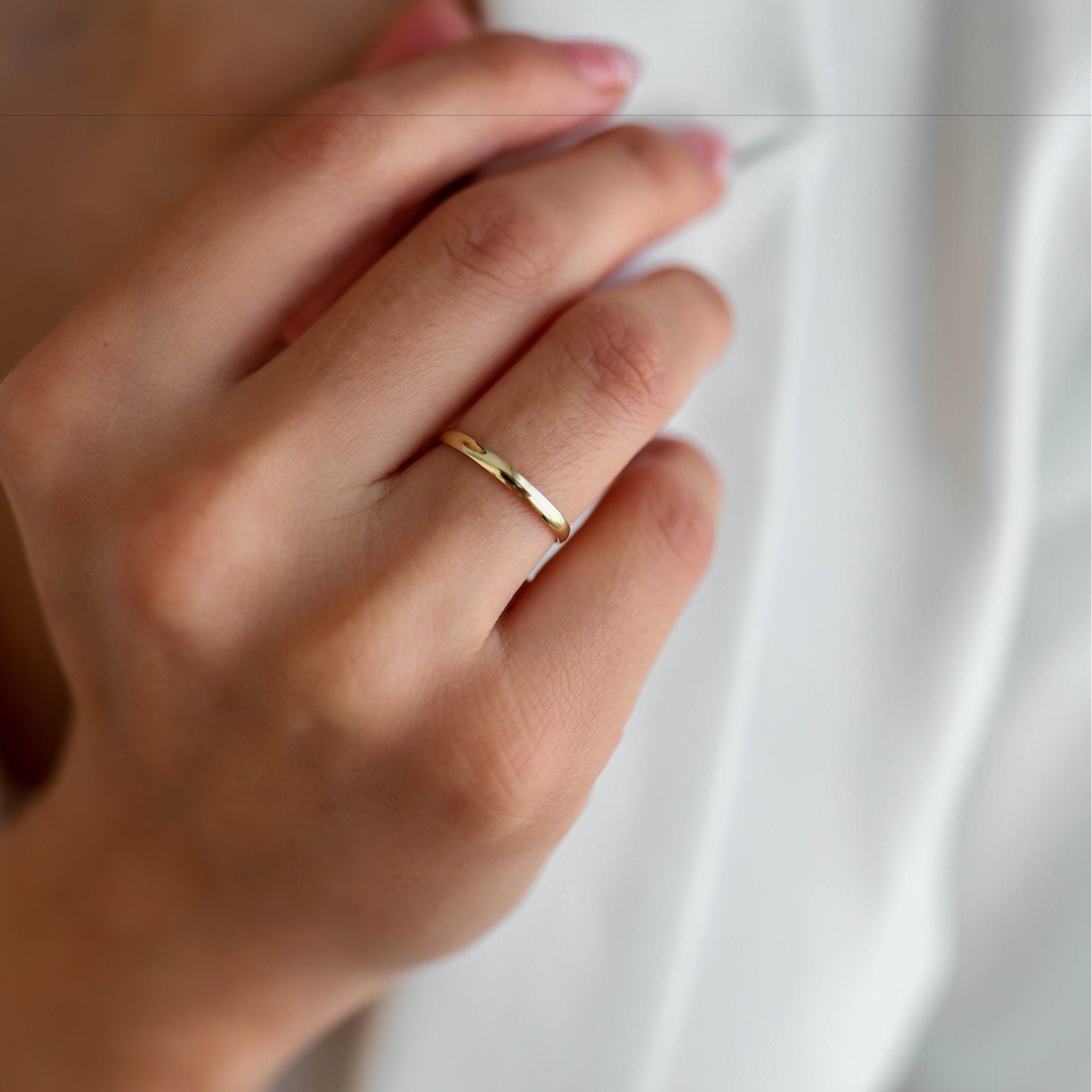 Aliança Clássica Agape 2mm Ouro 18k Kahla