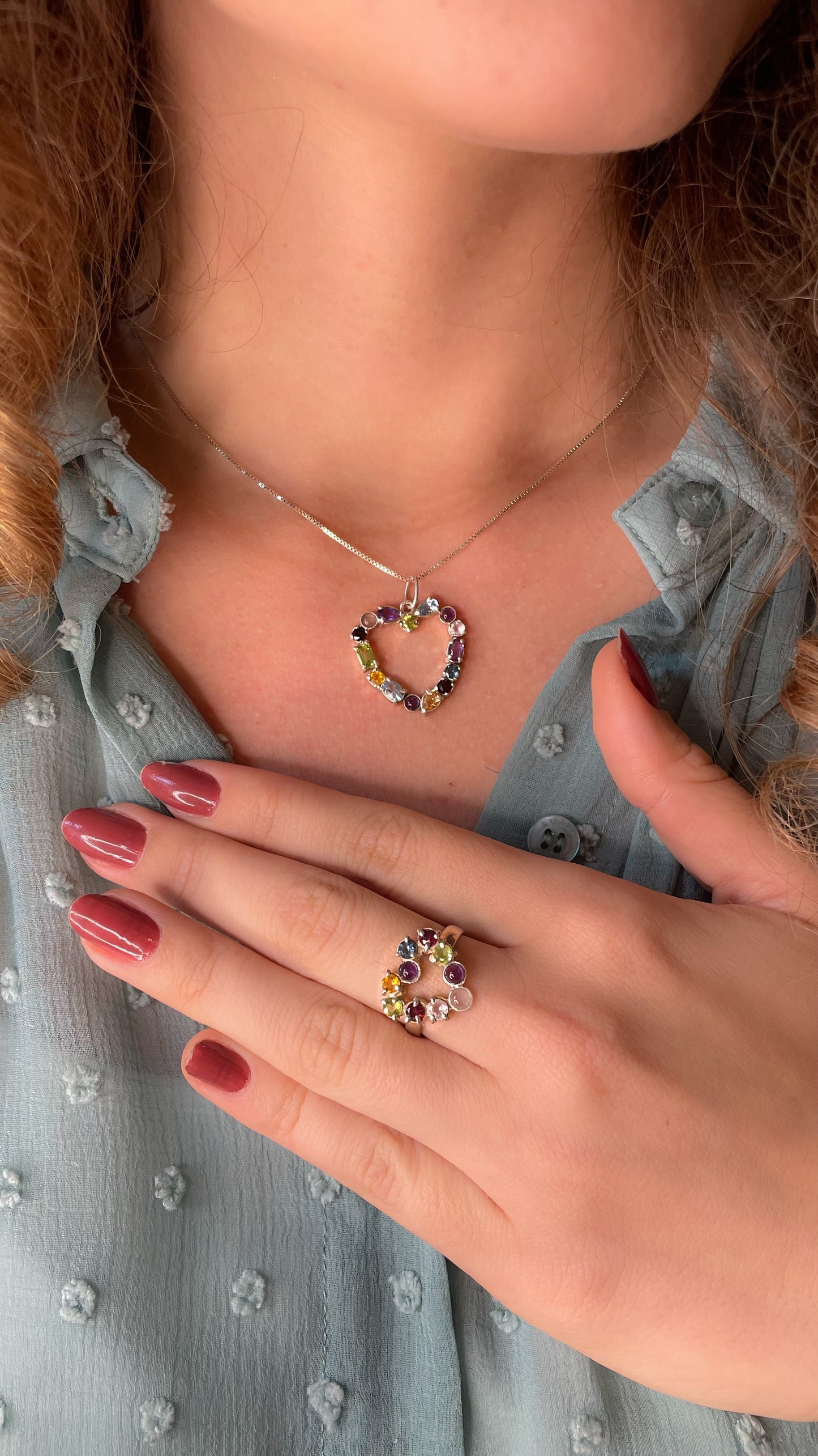 Anel Doux Coração Ametista, Granada,Granada Laranja Quartzo rosa, Peridoto, Topázio London e Prata Kahla