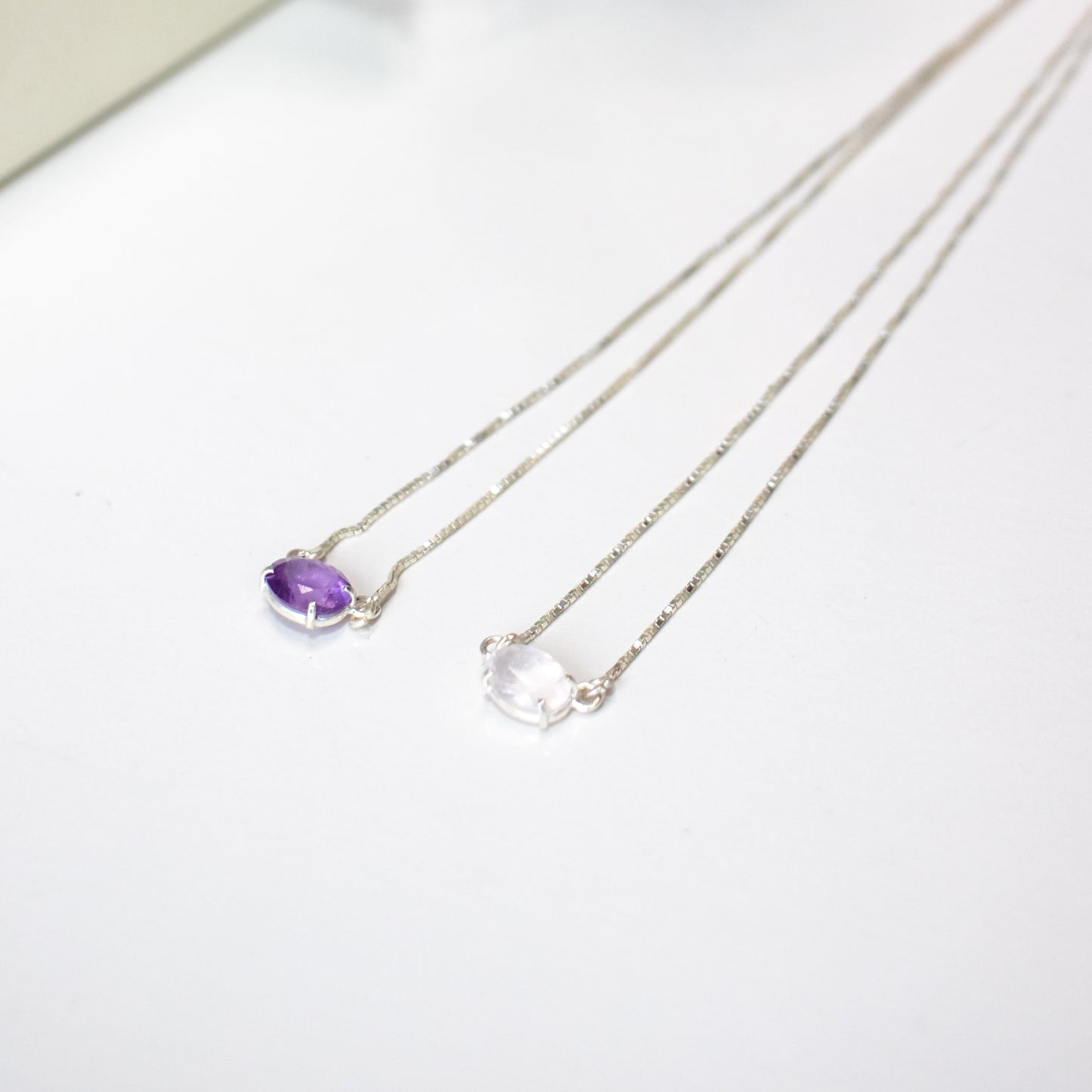 Escapulário Ilumiara Quartzo Rosa, Ametista e Prata usekahla.com