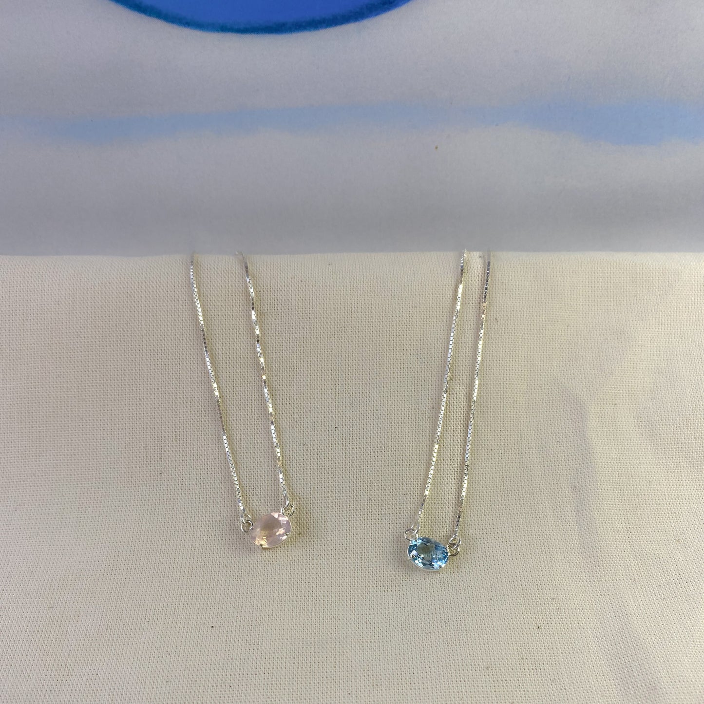 Escapulário Ilumiara Água- Marinha, Quartzo Rosa e Prata usekahla.com