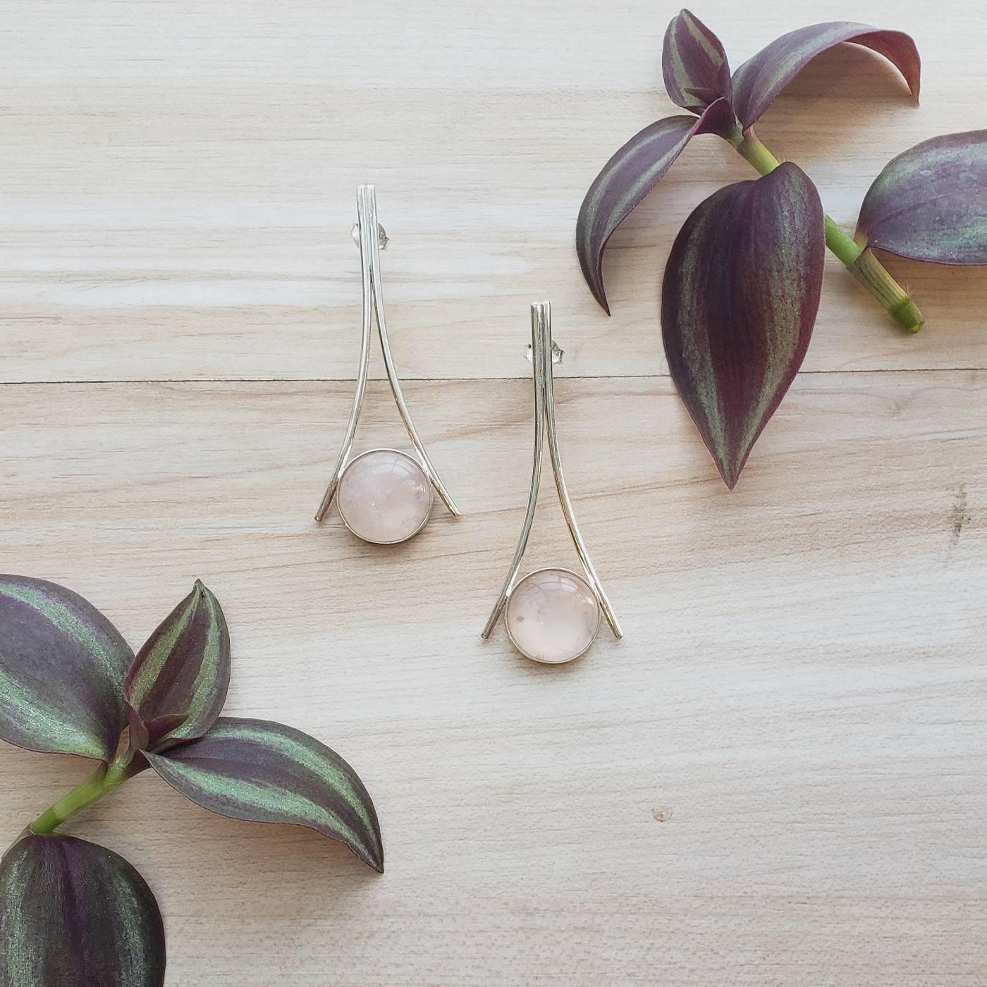 Brinco Mori Quartzo Rosa e Prata usekahla.com