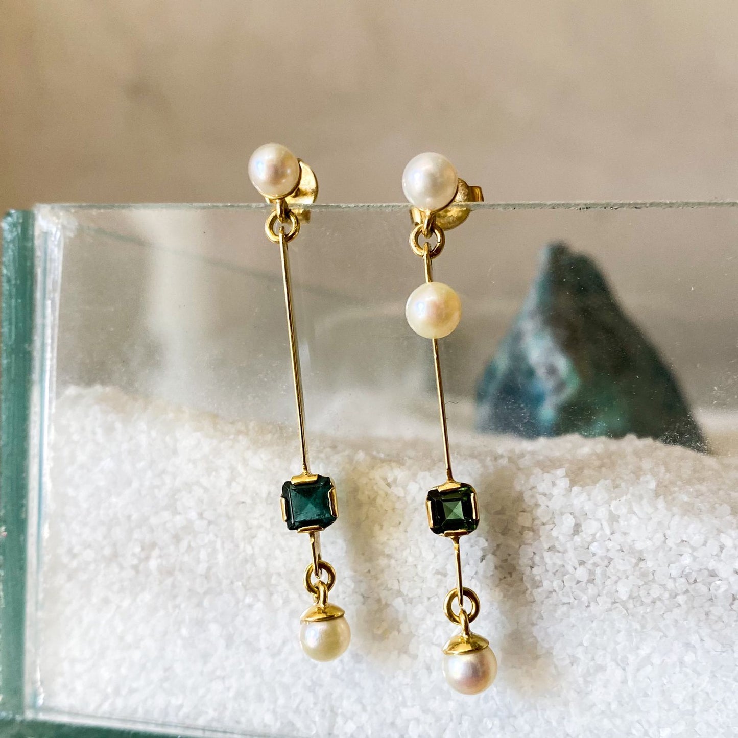 Brinco Jasmim Turmalina Verde, Pérola e Ouro 18k Kahla