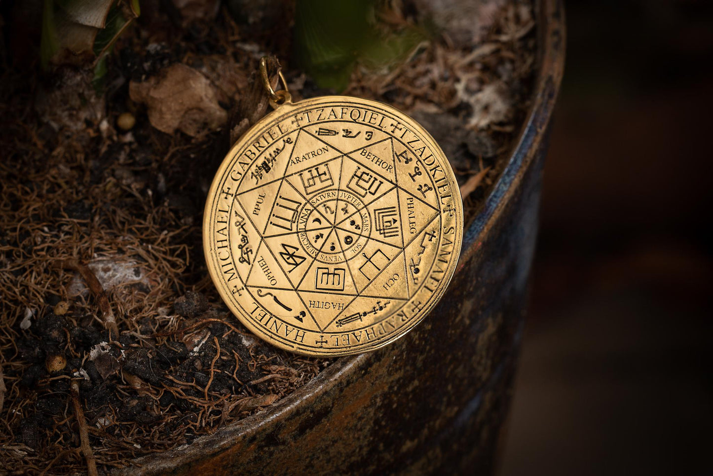 Medalha 7 Arcanjos Prata e Banho de Ouro 18k usekahla.com