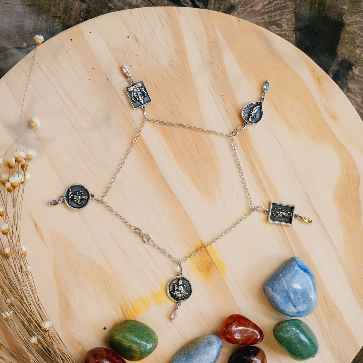 Tornozeleira Namah Ametista, Quartzo Rosa, Topázio, Peridoto e Prata usekahla.com