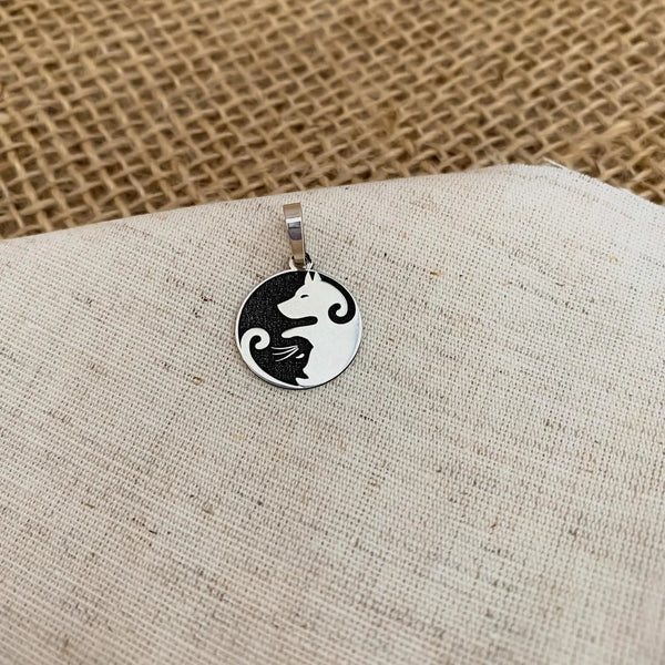 Pingente Gato e Cachorro Yin Yang Prata usekahla.com