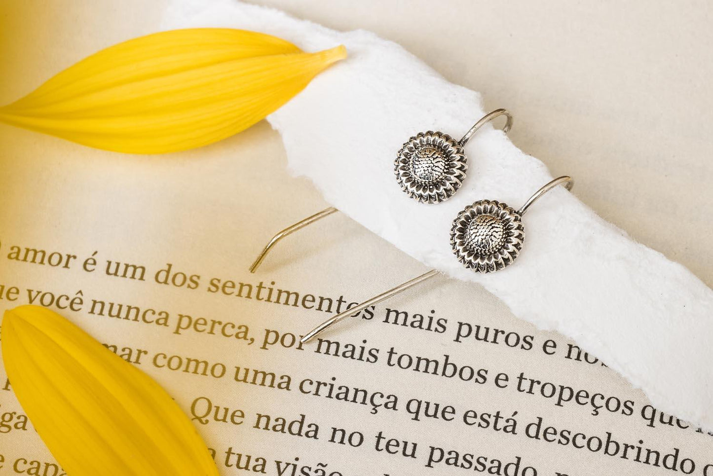 Brinco Girassol Comprido | Prata usekahla.com