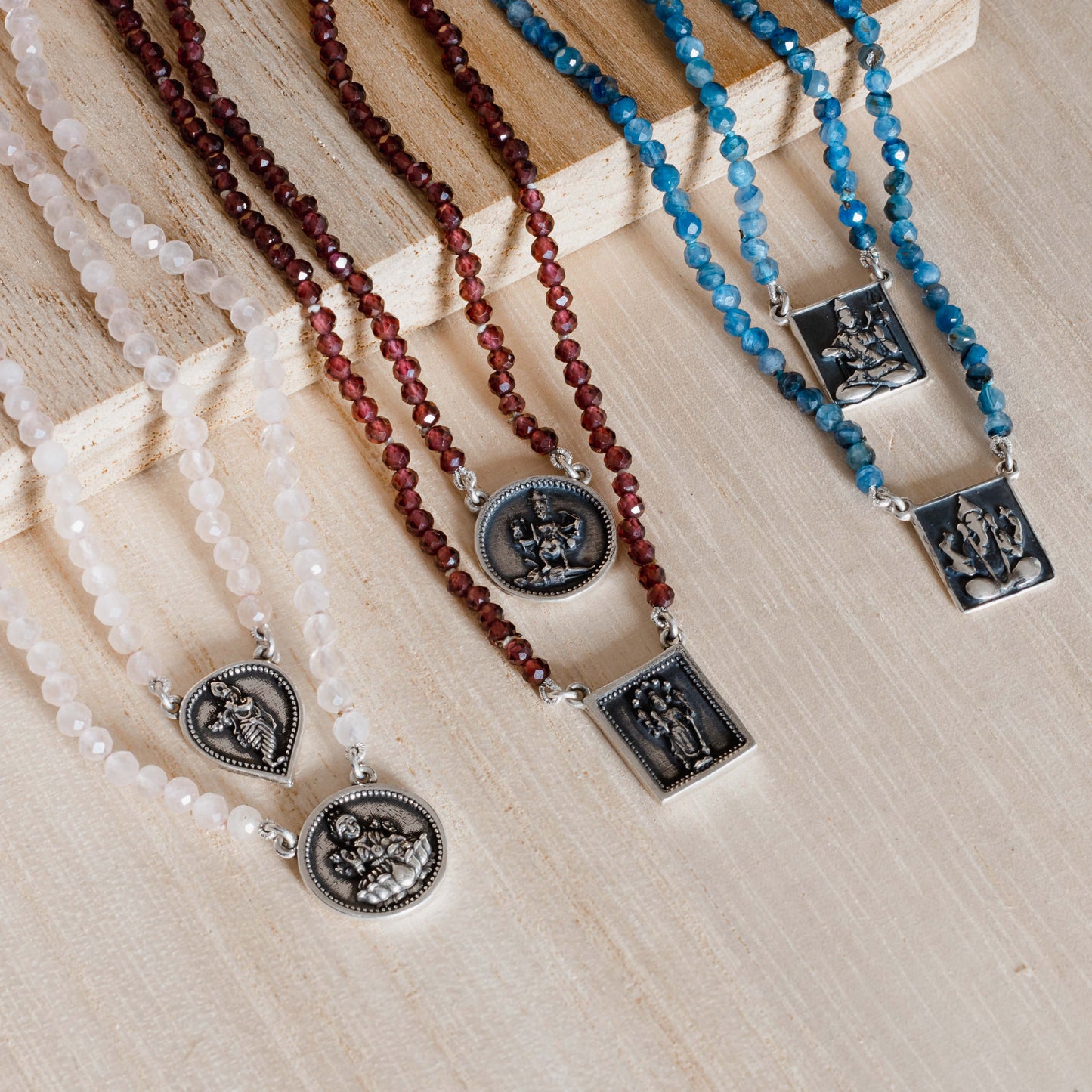 Escapulário Shiva e Ganesh | Cianita e Prata usekahla.com