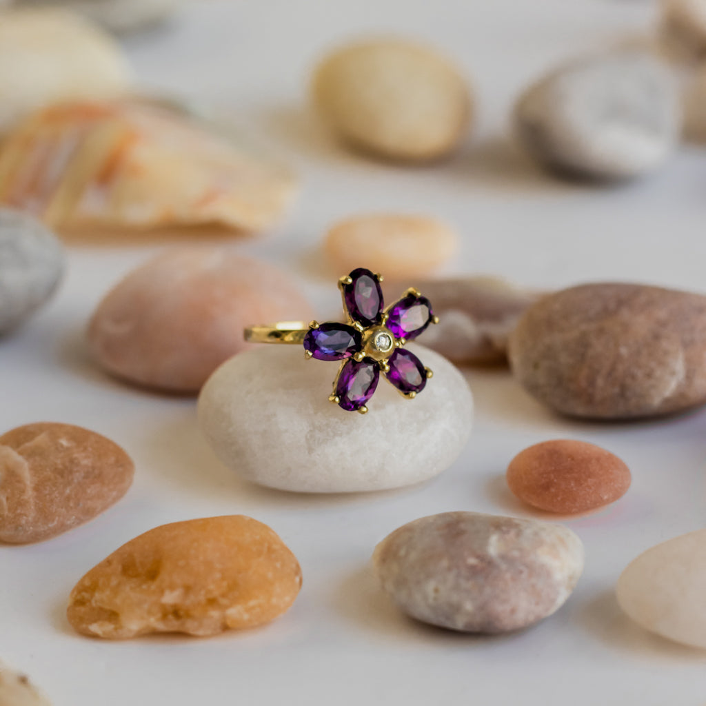 Anel Floral Ametista, Brilhante e Ouro18k Kahla