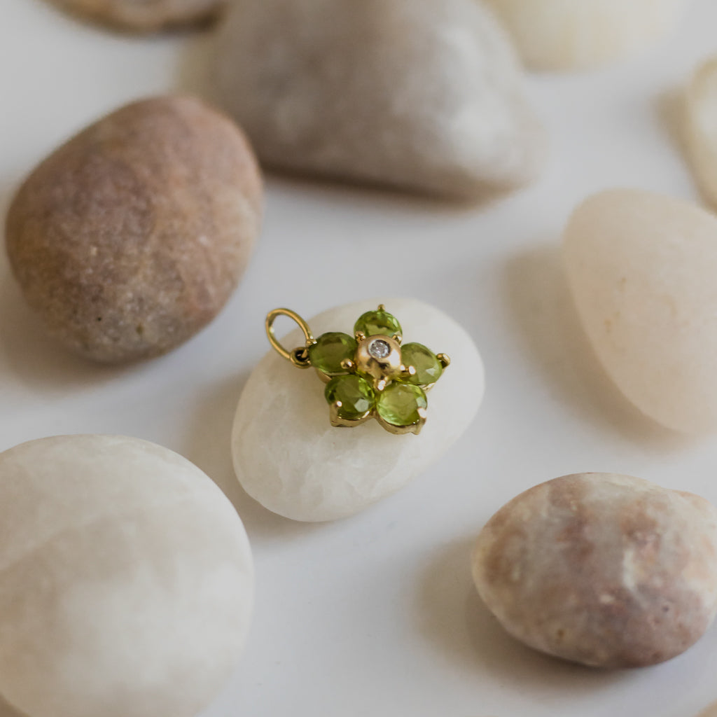 Pingente Floral Peridoto, Brilhante e Ouro18k Kahla