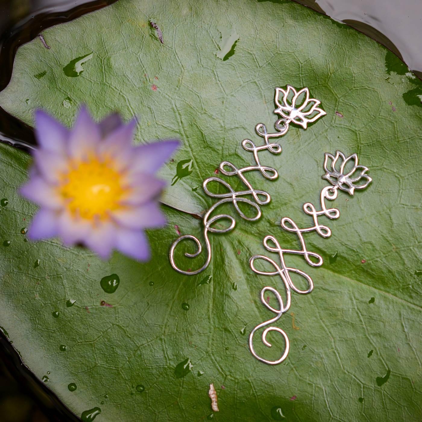 Brinco Unalome & Flor de Lótus | Prata usekahla.com