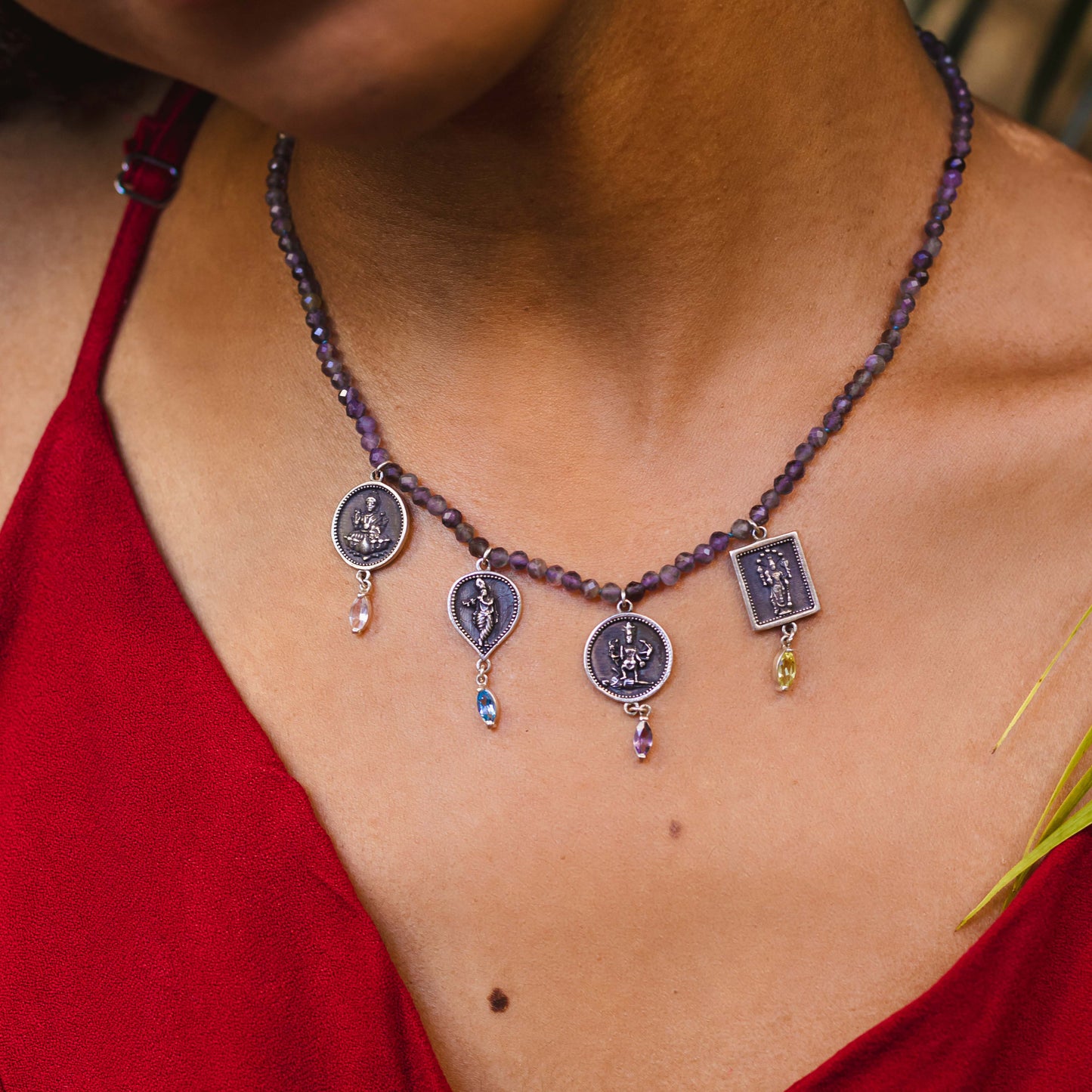 Colar Namah Ametista, Quartzo Rosa, Topázio, Peridoto e Prata usekahla.com