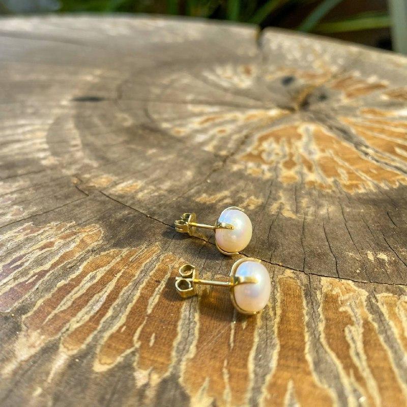 Brinco Pérola Pérola e Ouro 18k usekahla.com