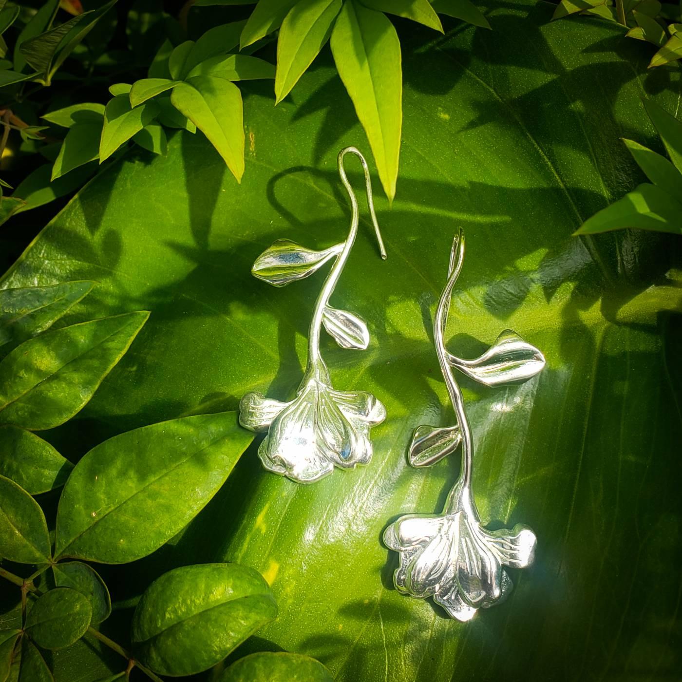 Brinco Magnolia Flower Prata usekahla.com