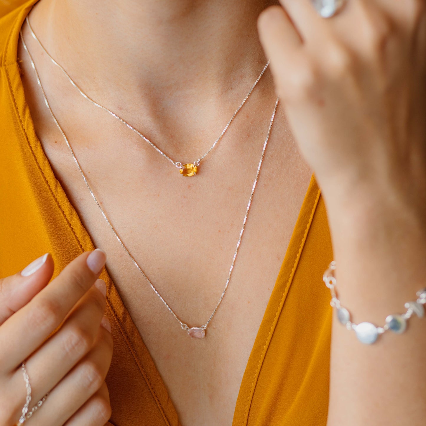 Escapulário Ilumiara Quartzo Rosa, Ametista e Prata usekahla.com