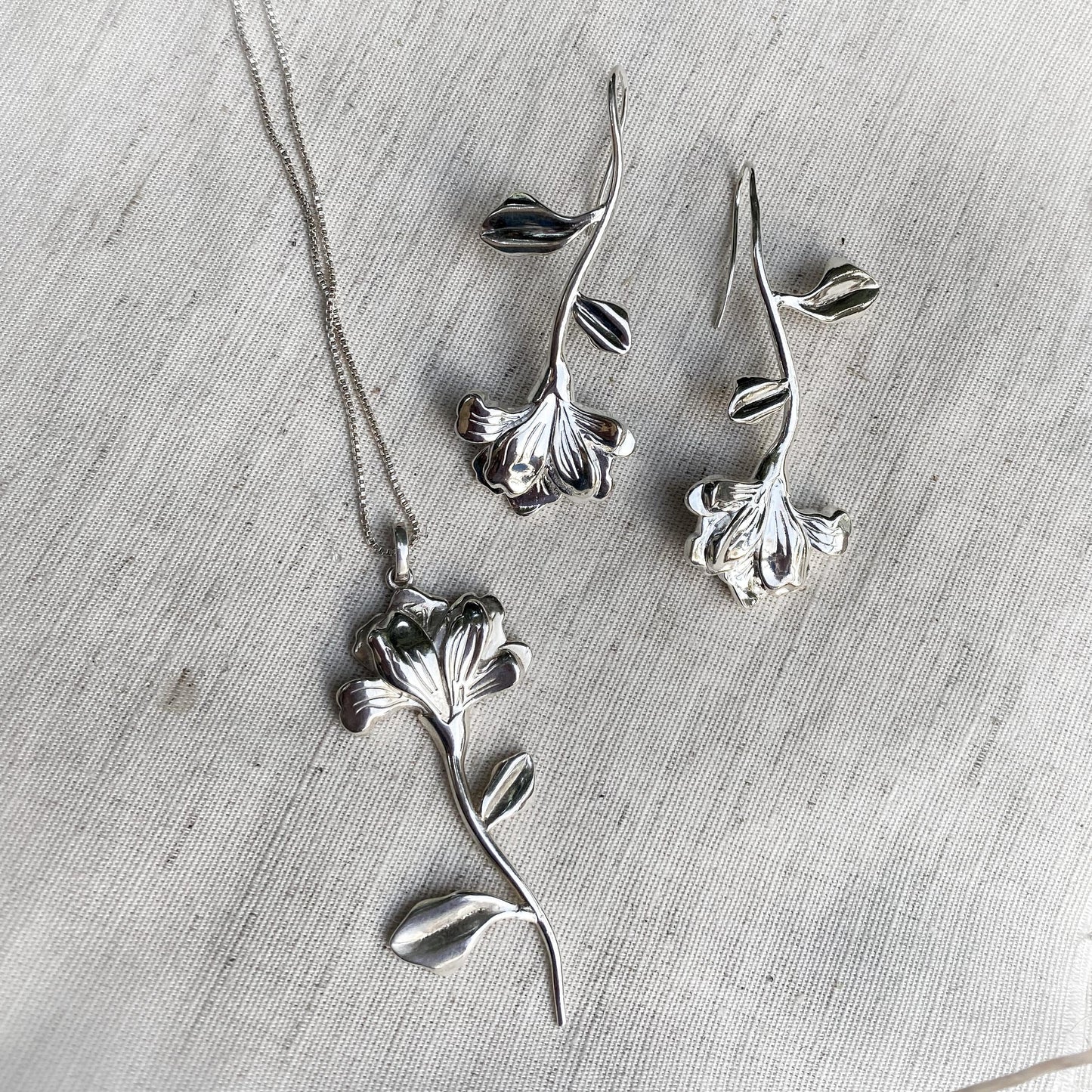 Pingente Magnolia Flower | Prata usekahla.com