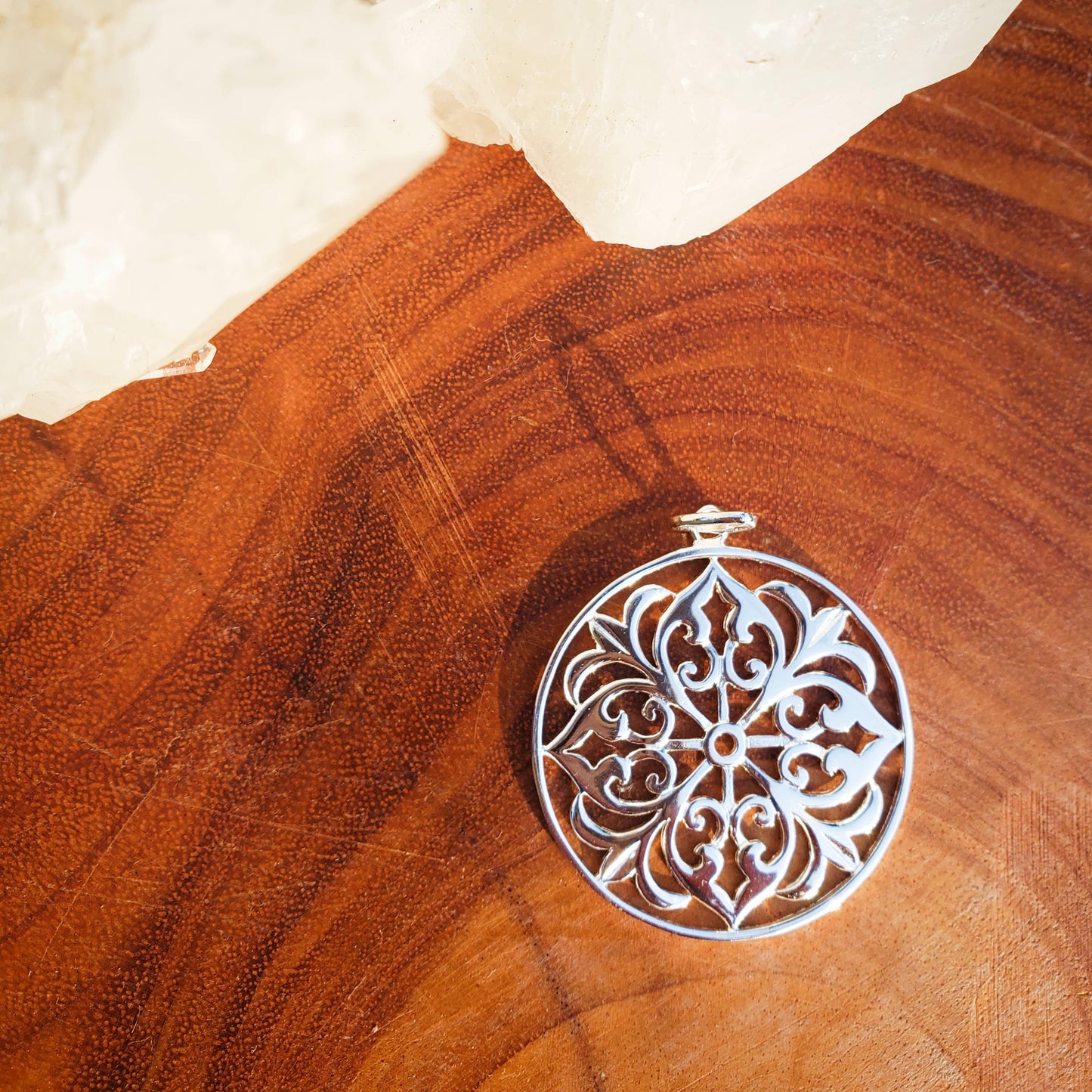 Pingente Mandala Vitoriana | Prata 925 usekahla.com