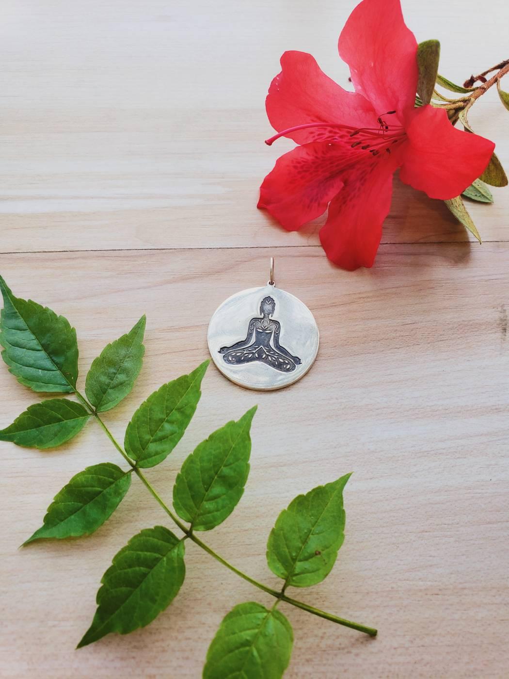 Pingente Padmasana Prata usekahla.com
