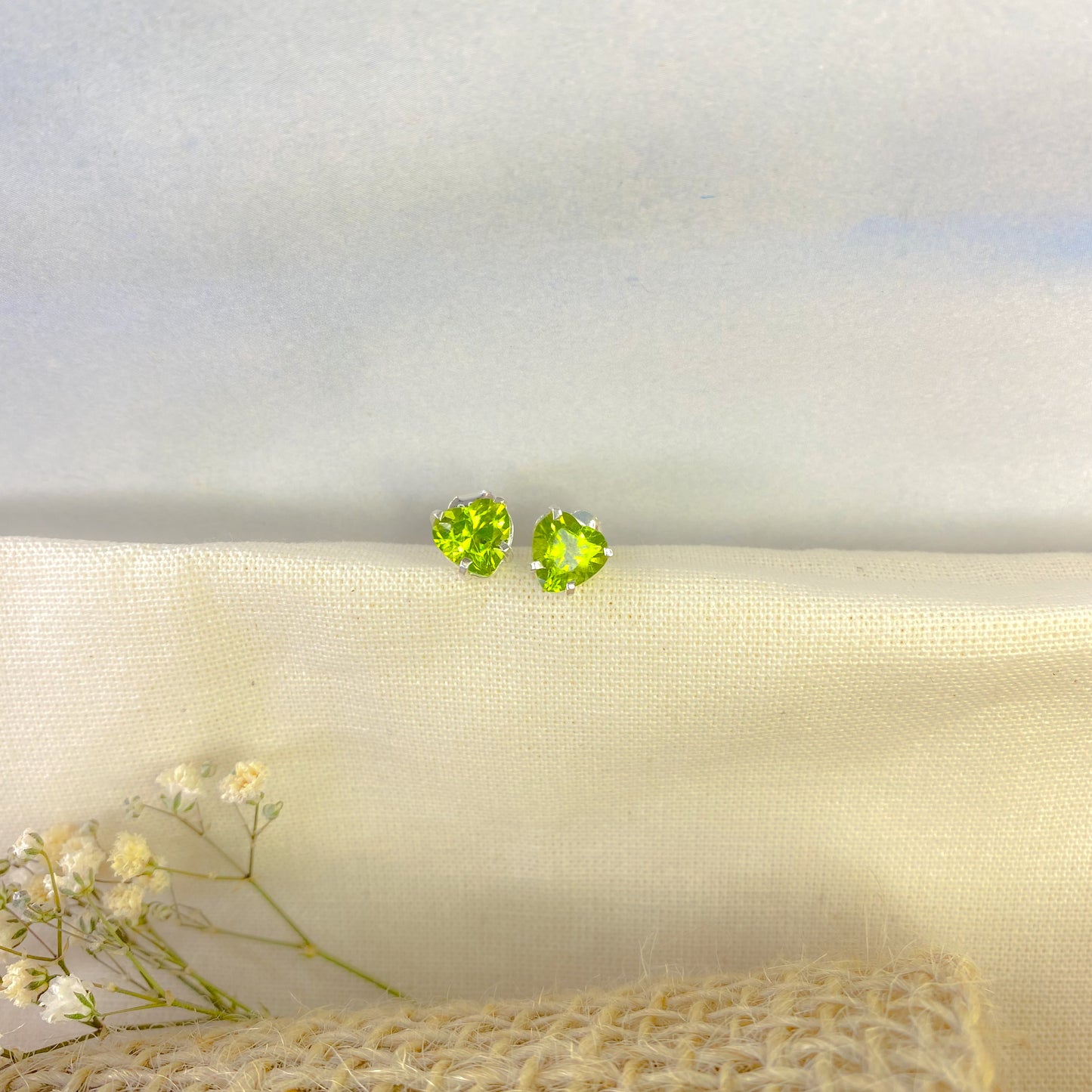 Brinco Ilumiara Peridoto e Prata usekahla.com
