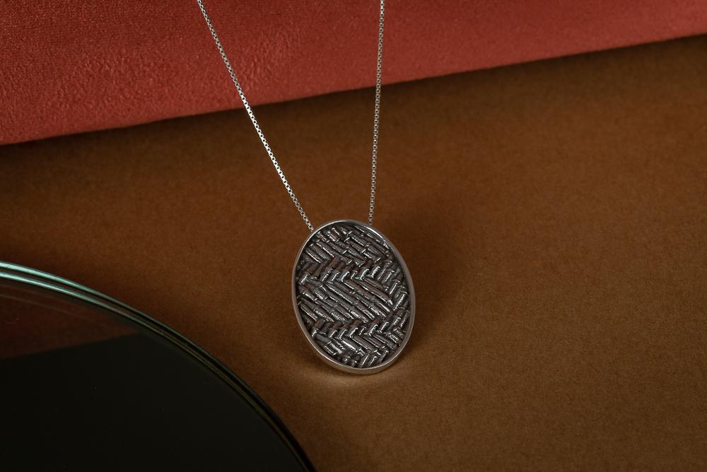 Pingente Trama de Bambu Chevron Prata usekahla.com