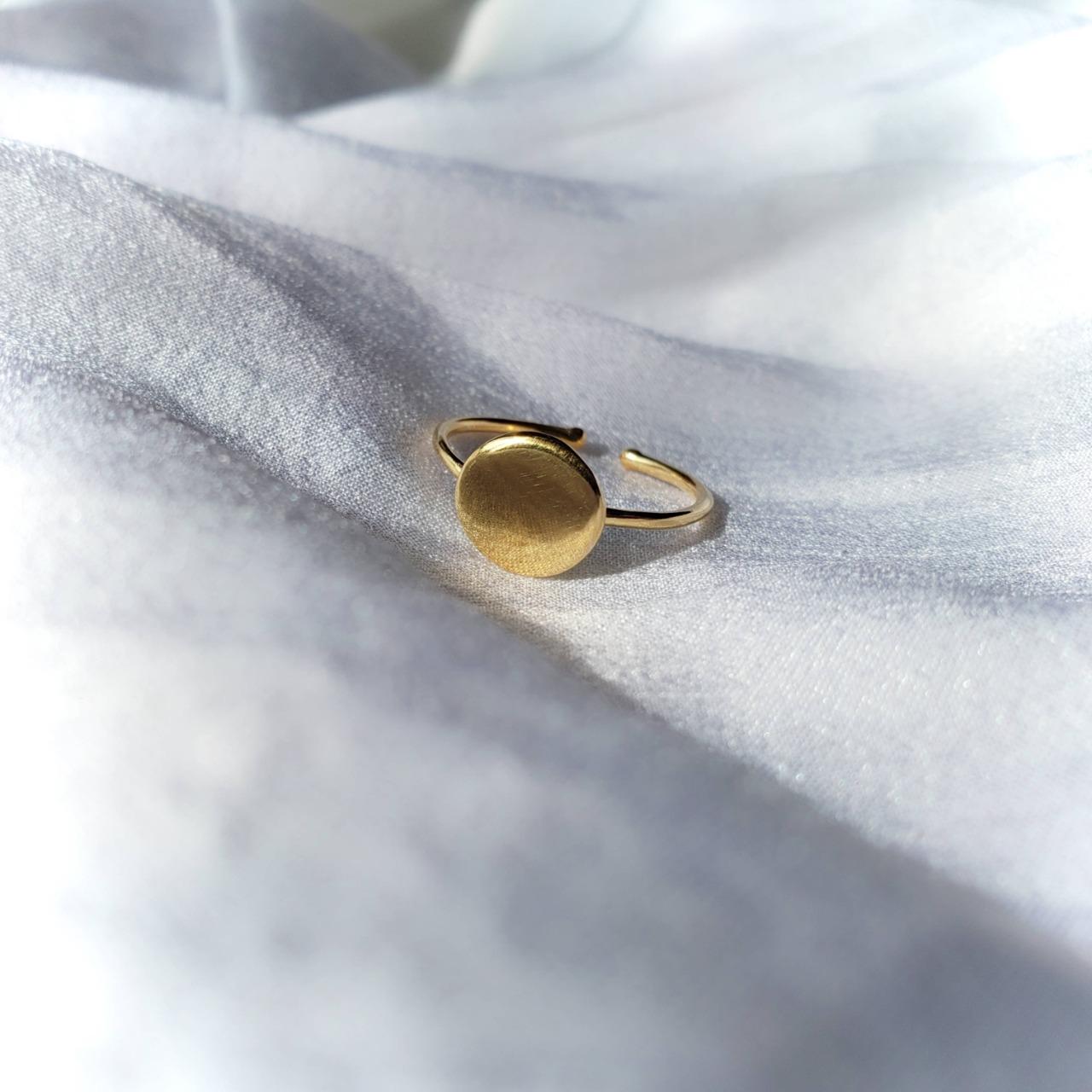 Anel Lua Cheia Prata e Banho de Ouro 18k usekahla.com