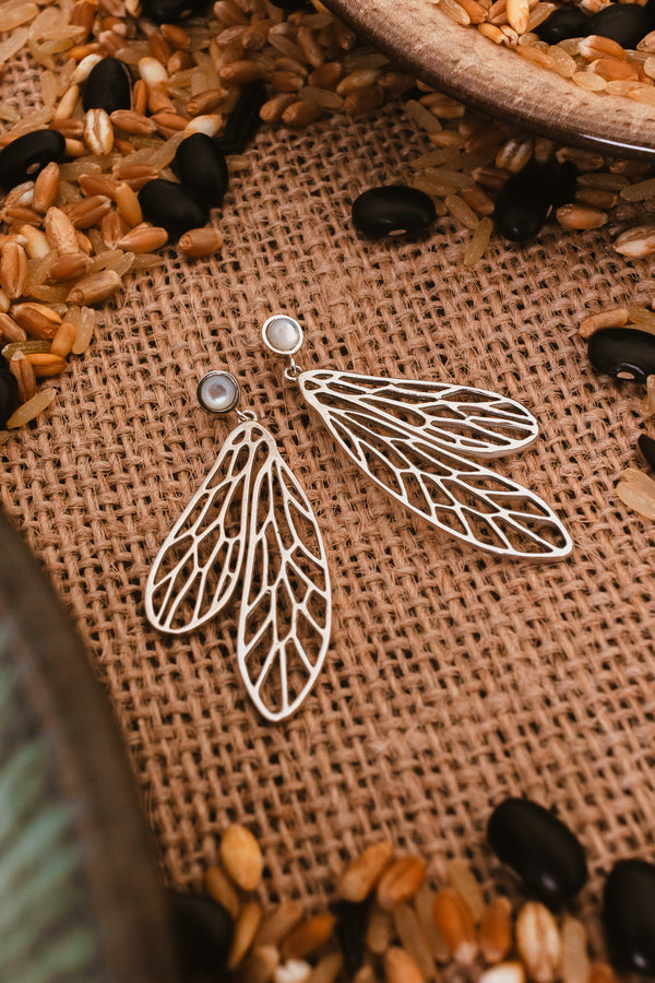 Brinco Asas Prata e Madrepérola Kahla